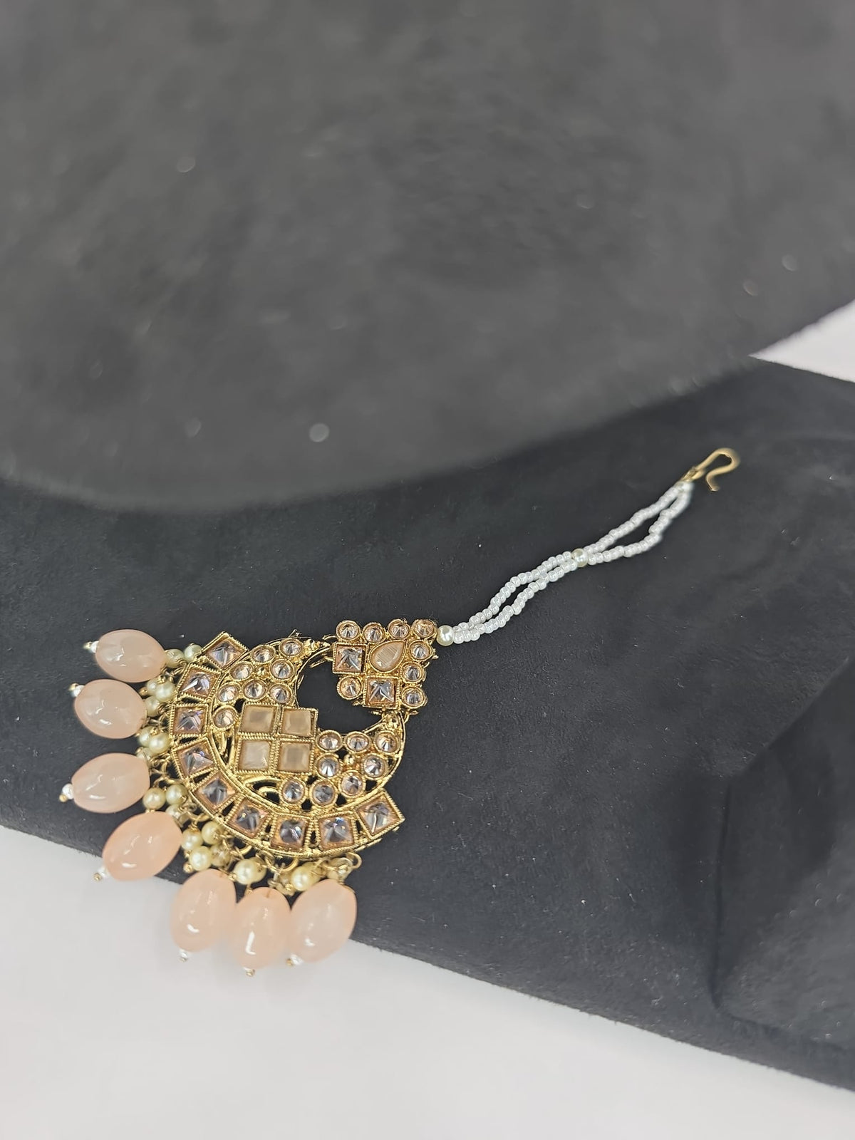 elegant peach choker set