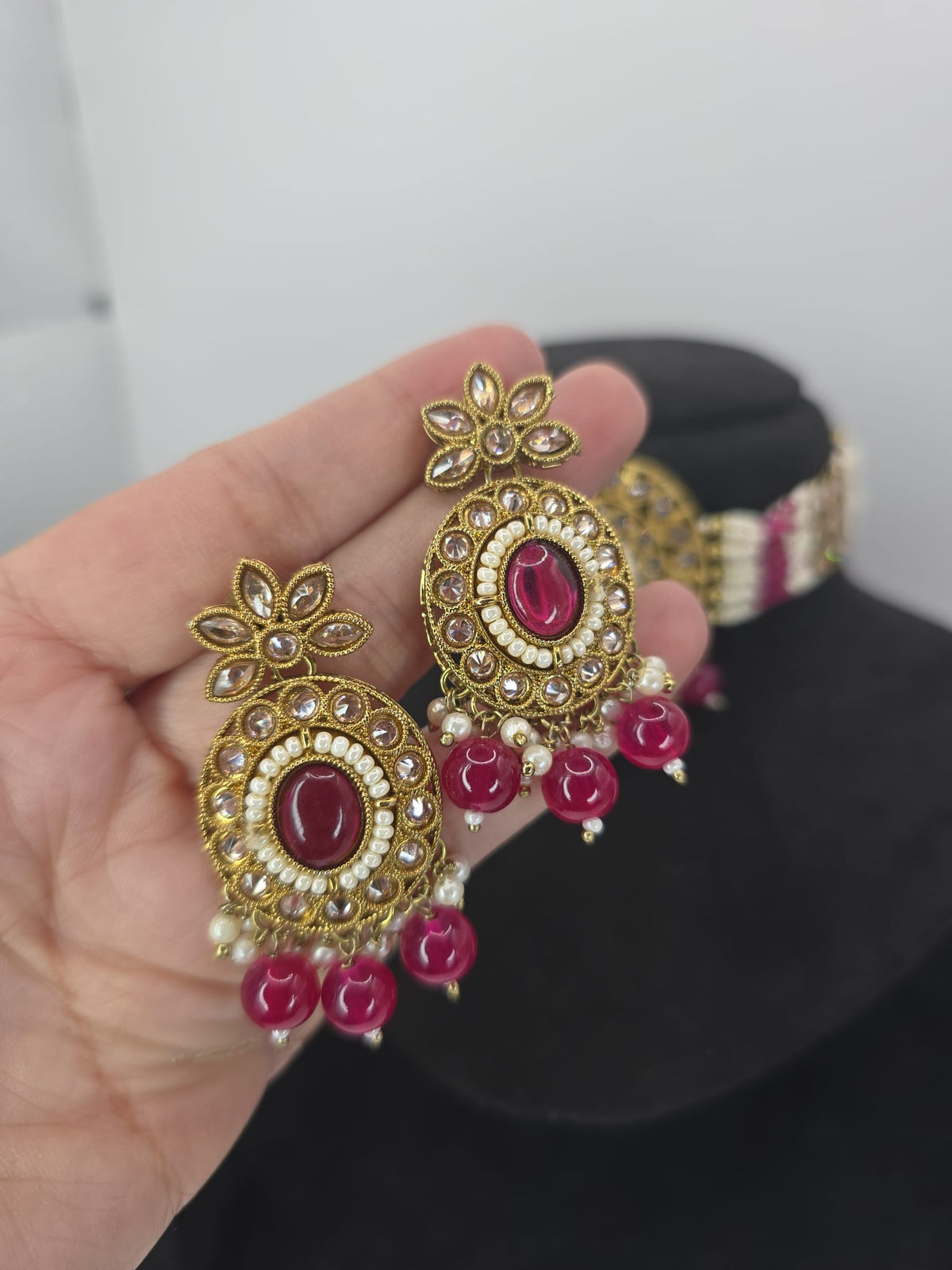 shocking pink classy choker set