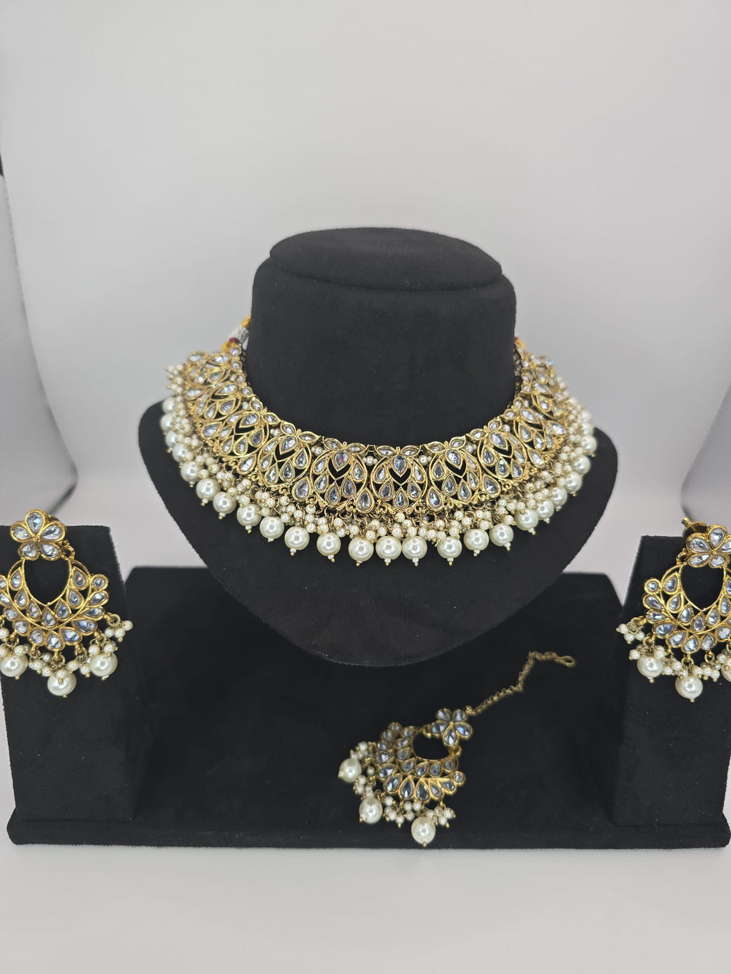 kundan style white gold Indian set
