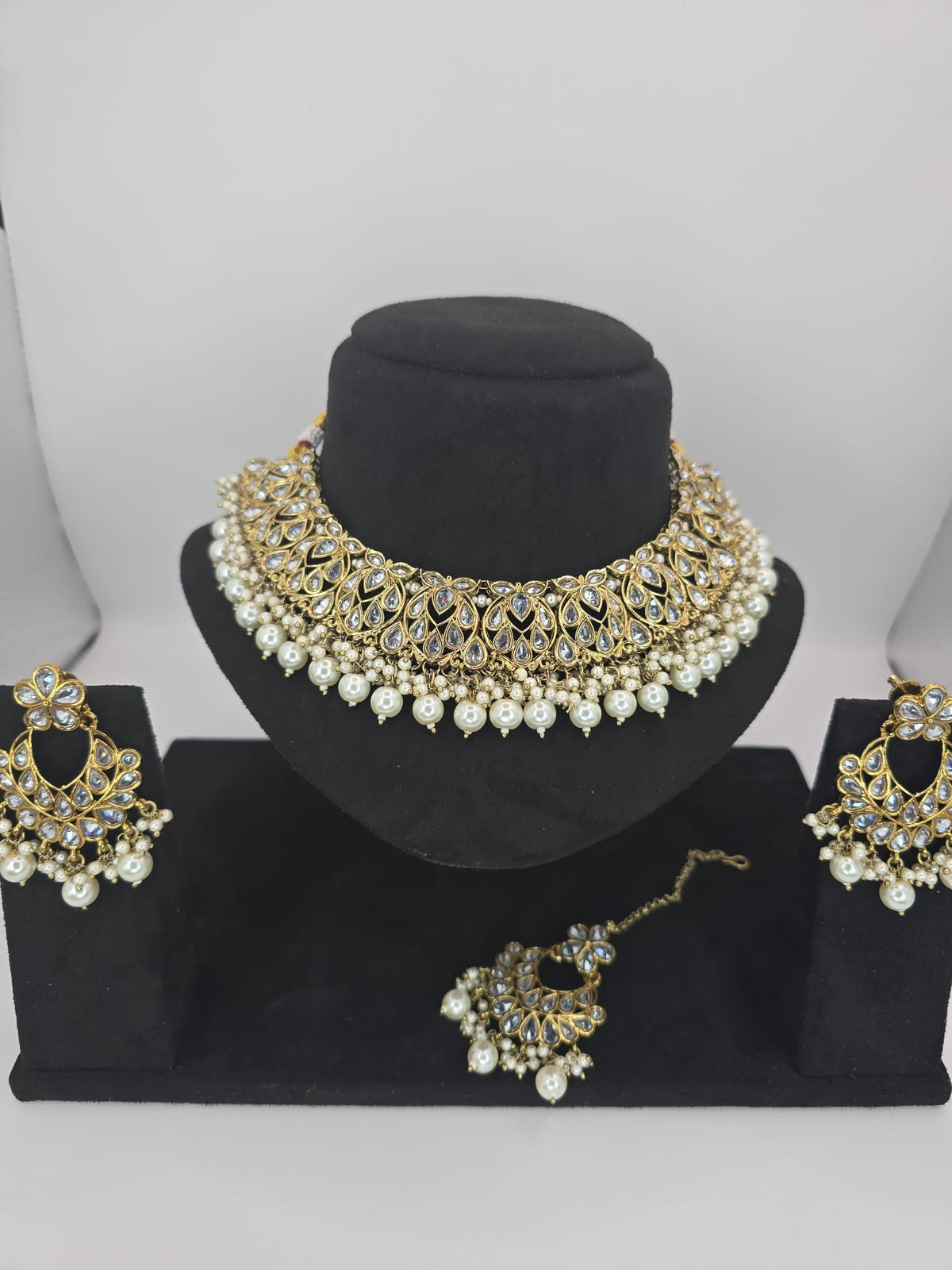 kundan style white gold Indian set