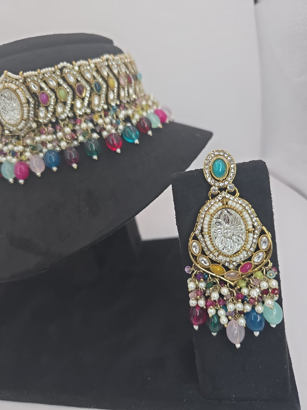 multi colour AD choker set