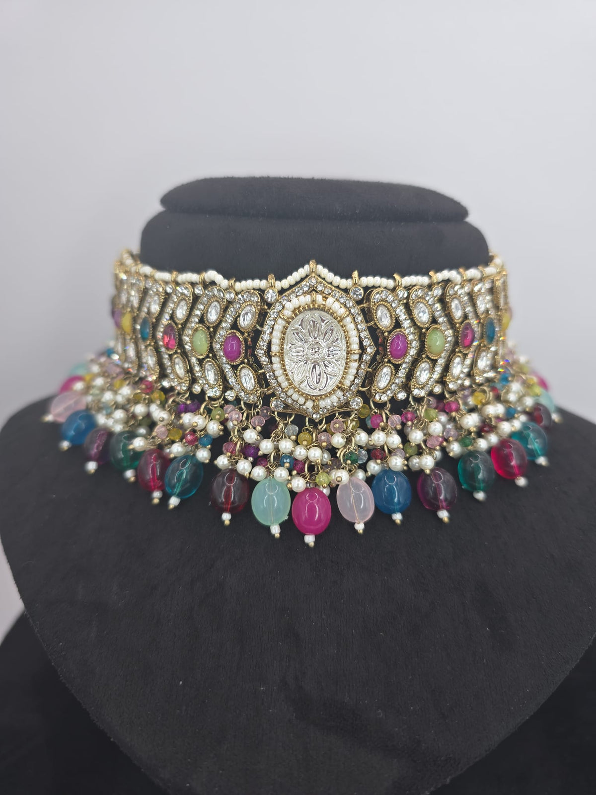 multi colour AD choker set