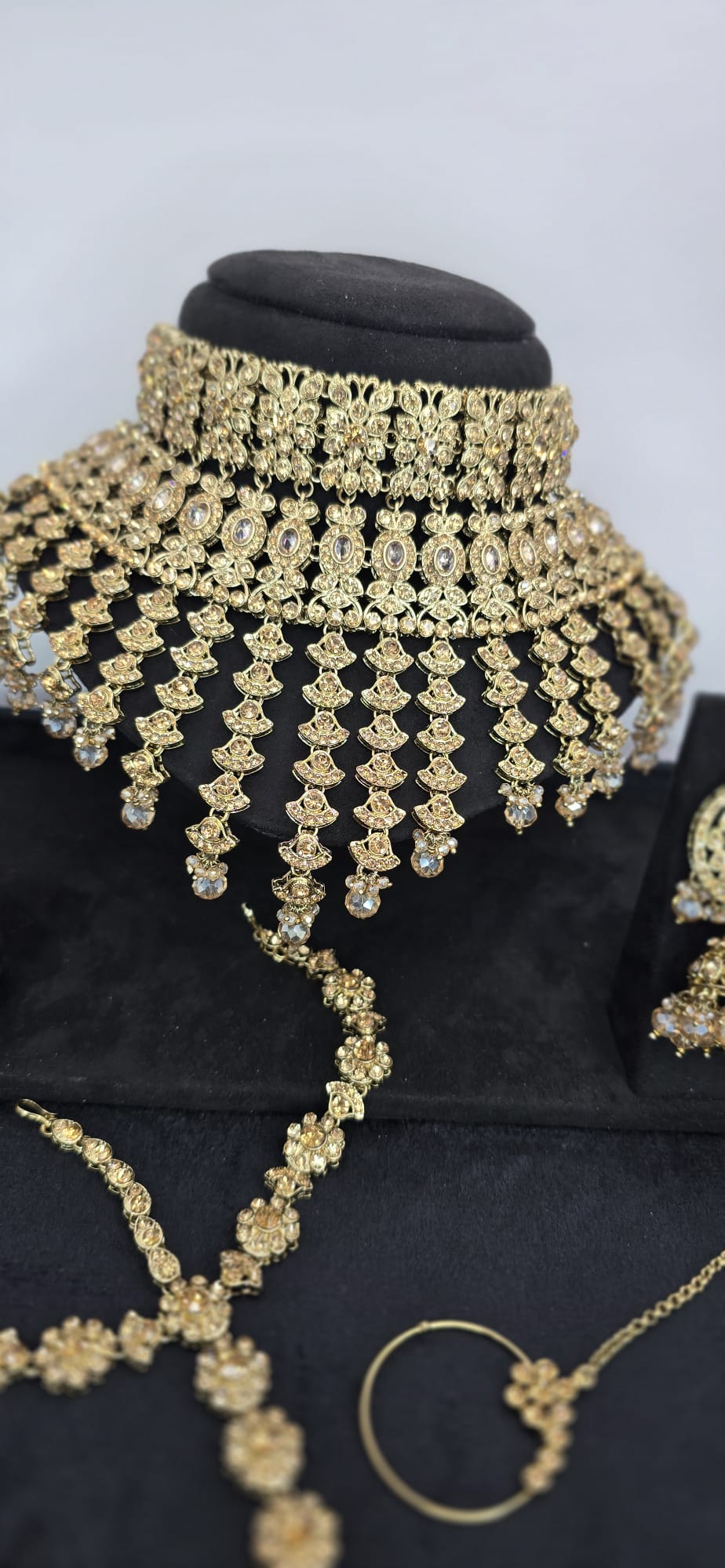 champagne stone fountain bridal set