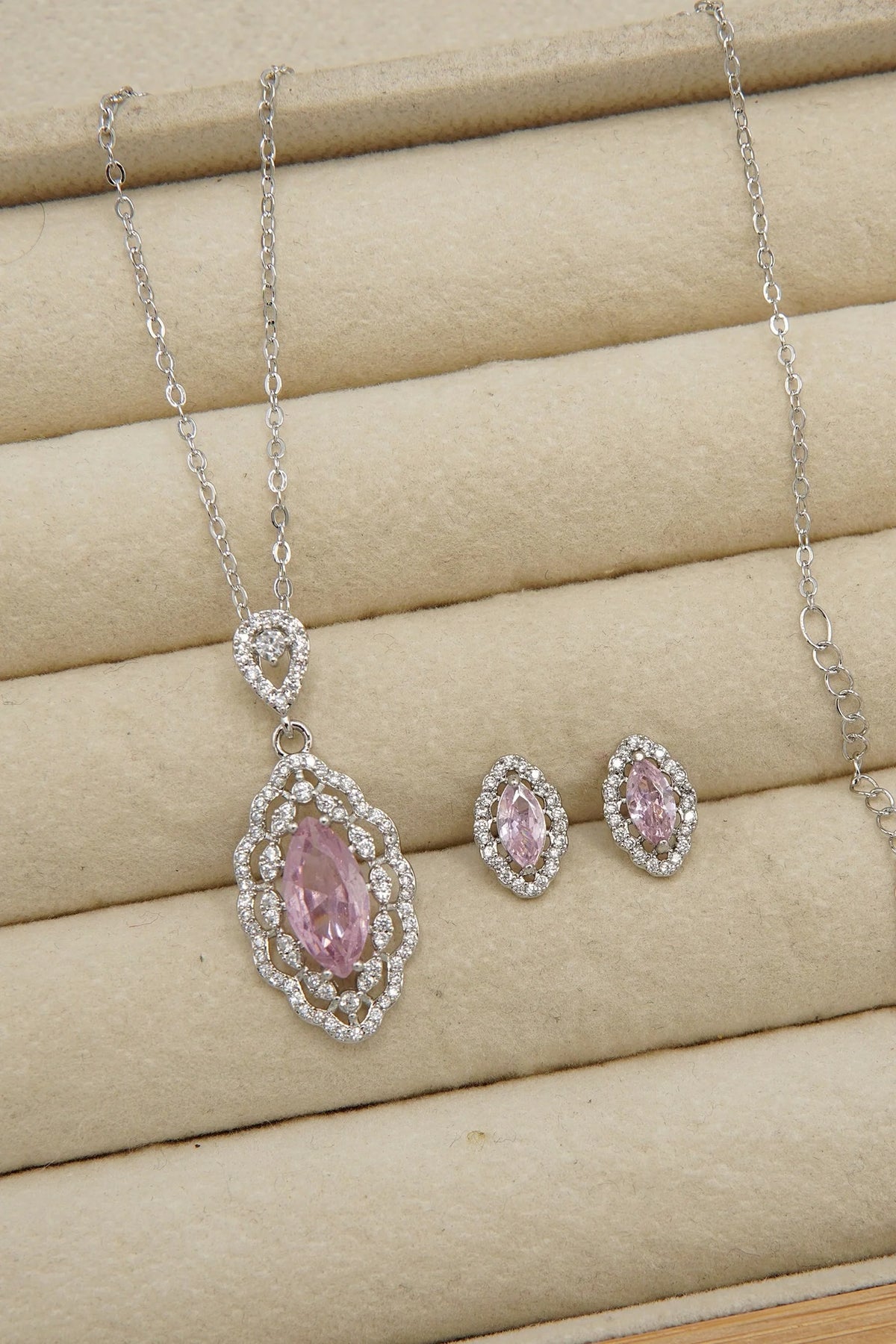 classy sparkle locket set