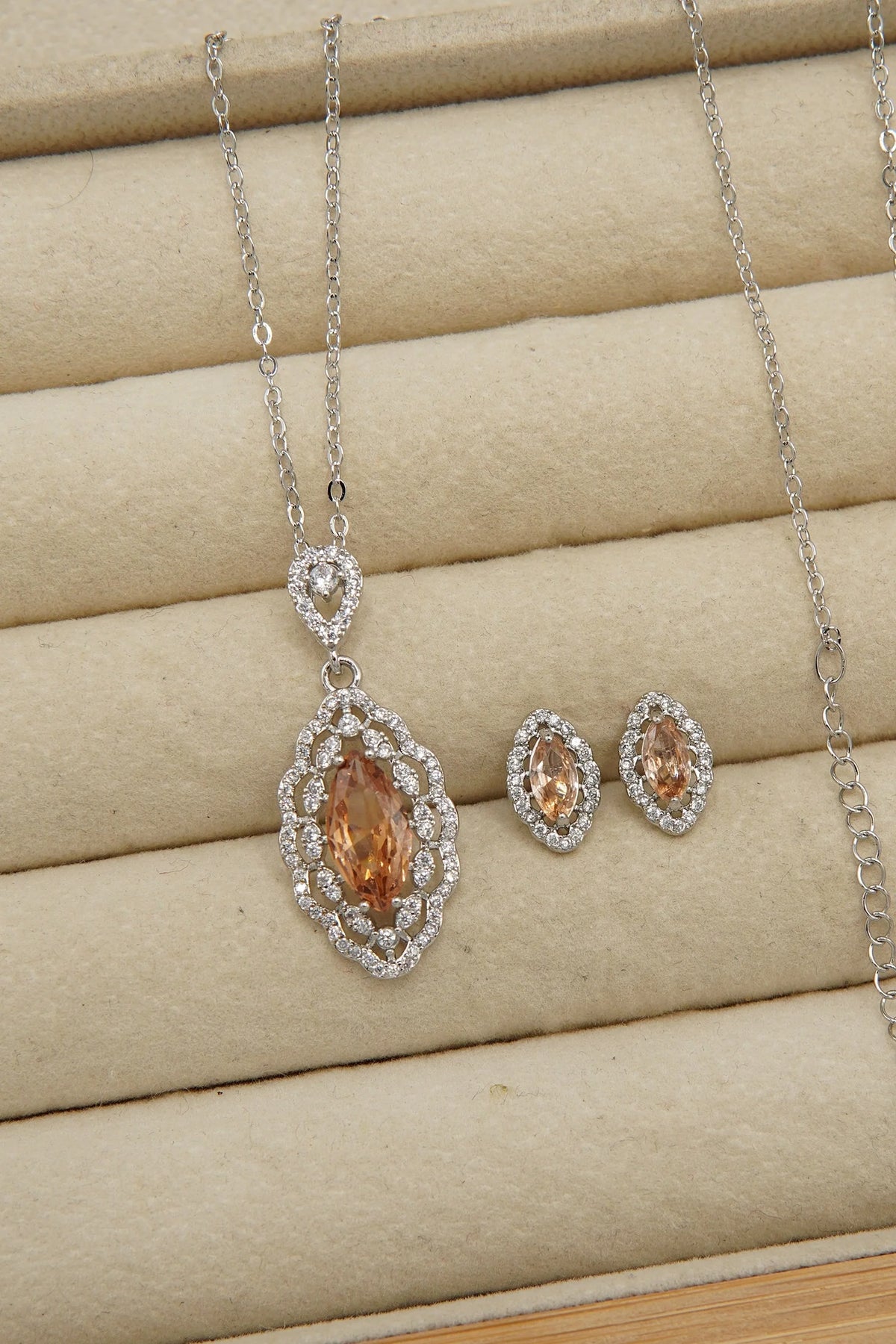classy sparkle locket set