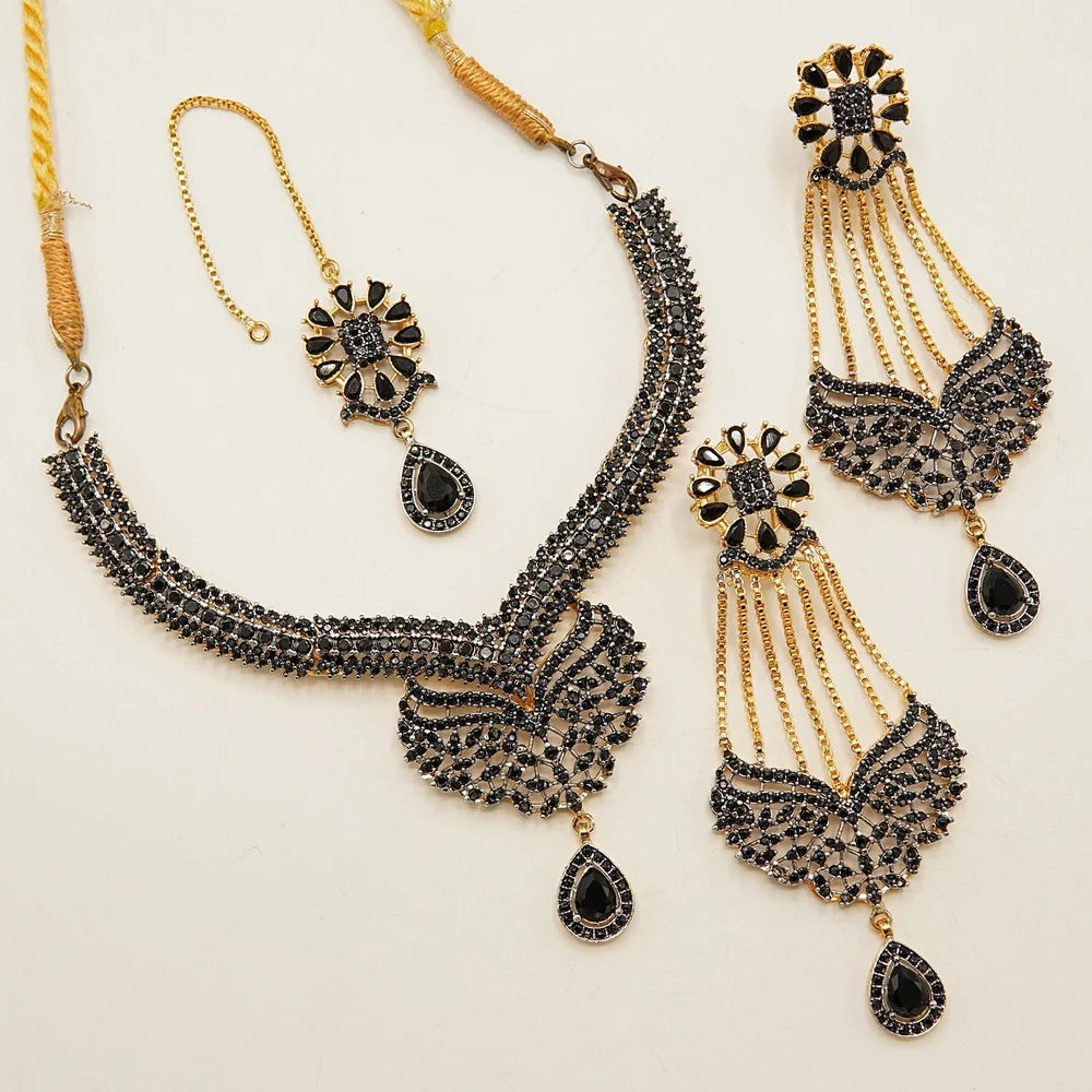 AD jurao jhoomer earings with necklace and tikka