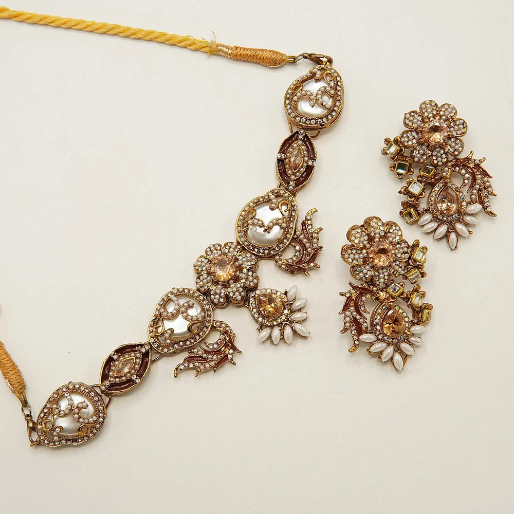 intricate stylish MOP choker set