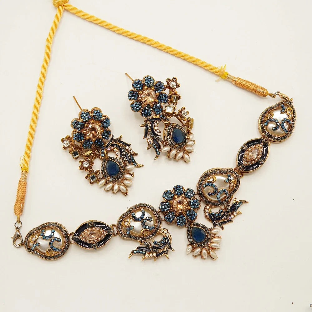 intricate stylish MOP choker set