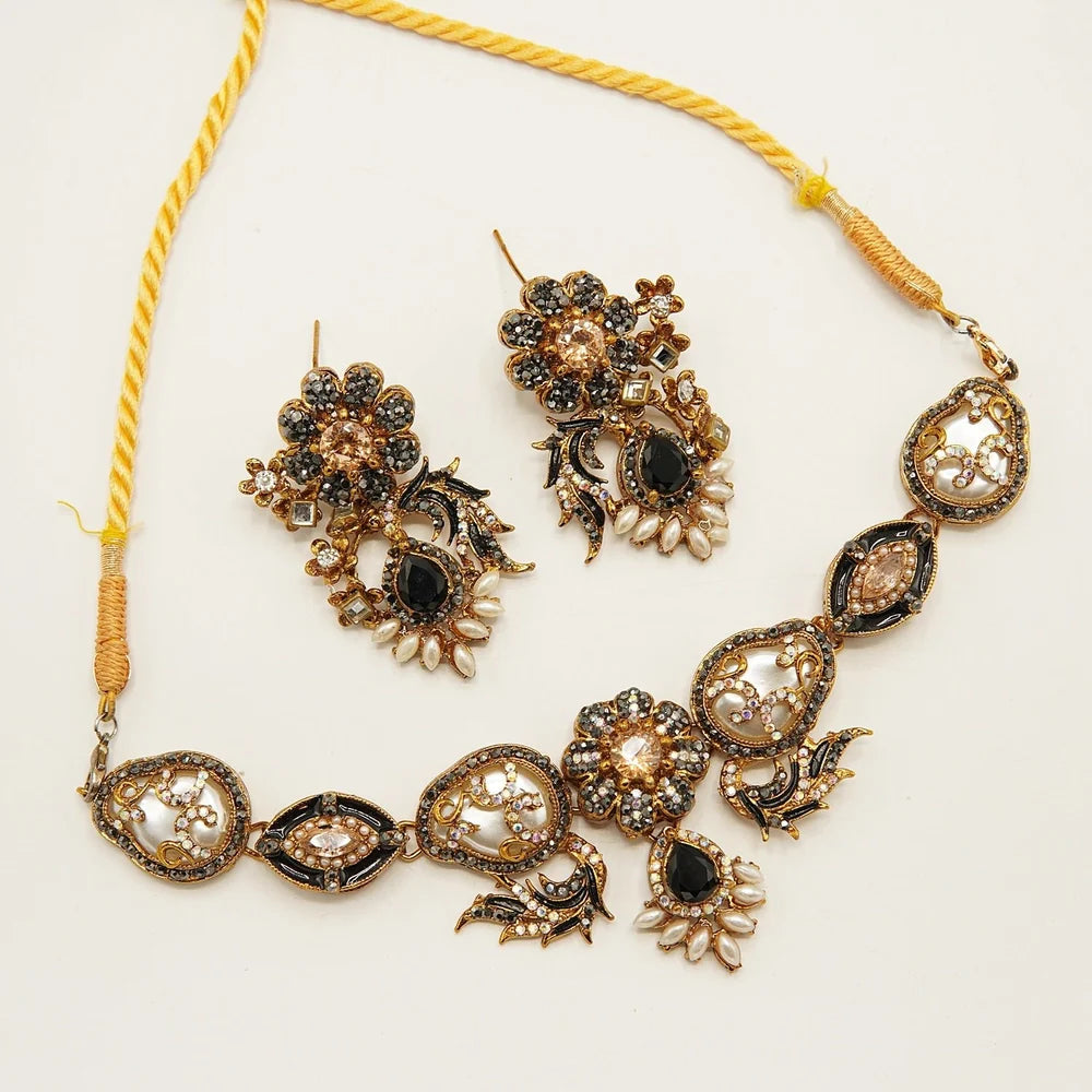 intricate stylish MOP choker set