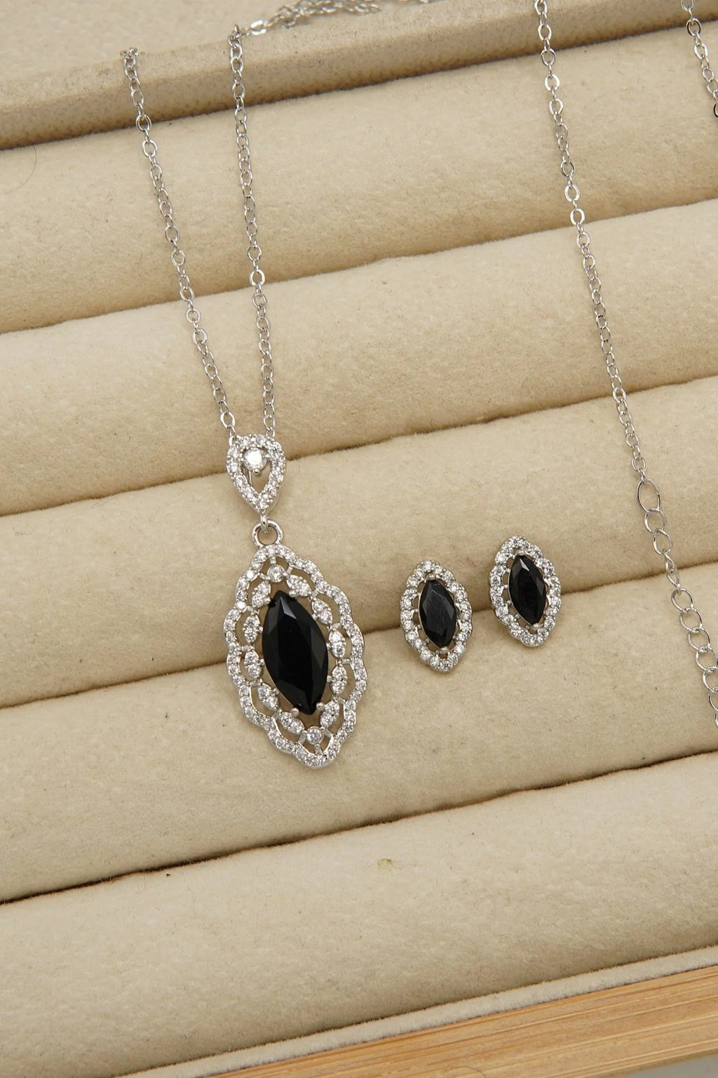 classy sparkle locket set