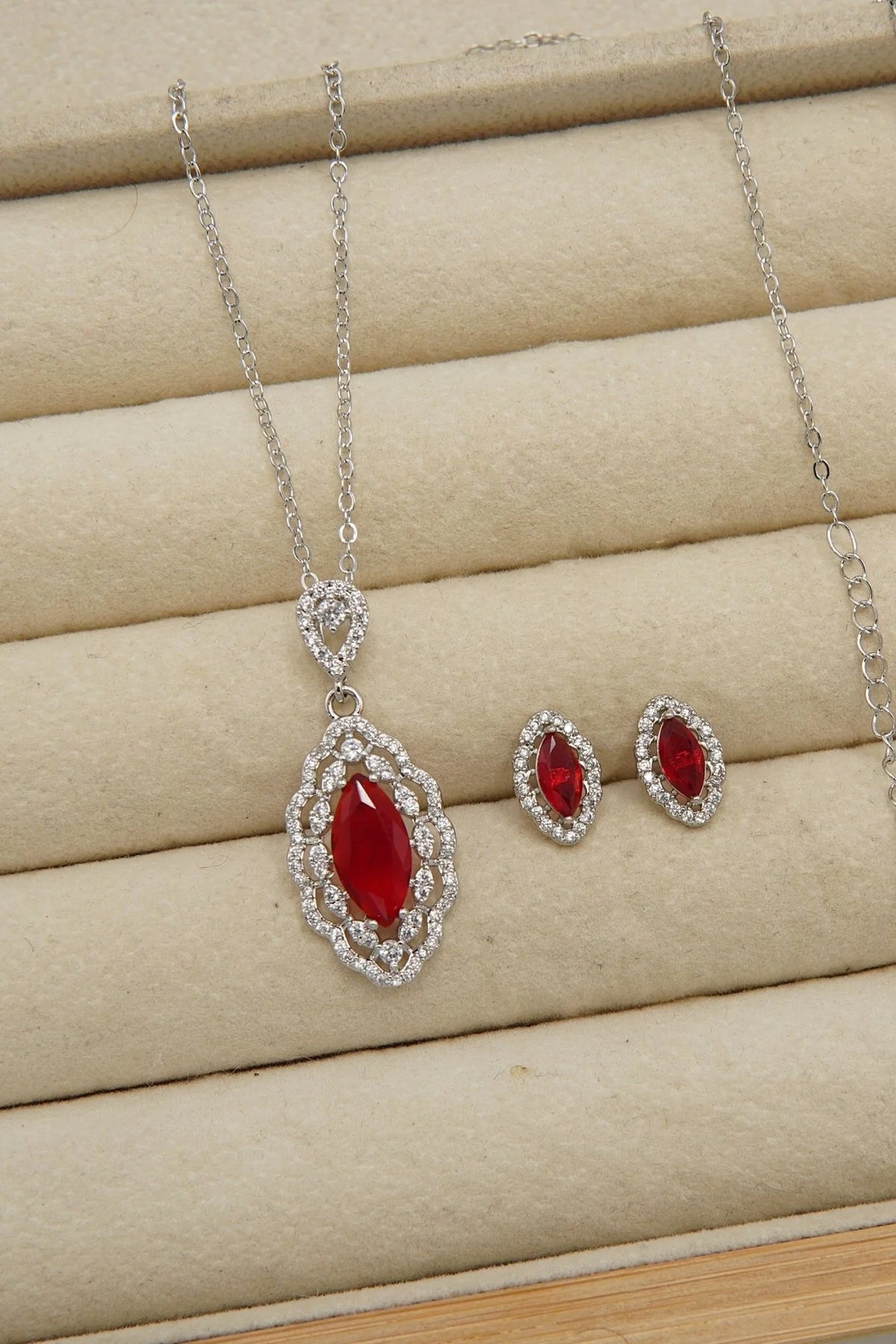 classy sparkle locket set